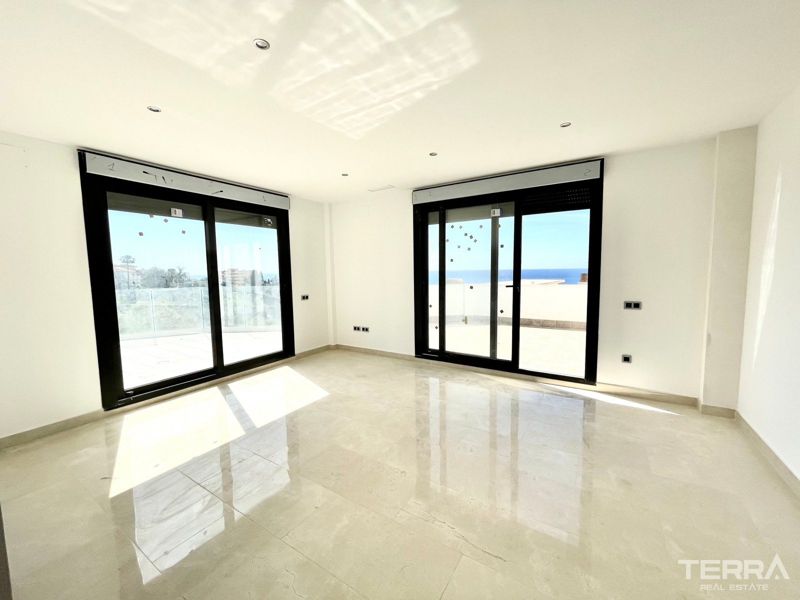 Villas with Sea View for Sale in Torremuelle, Benalmádena, Spain - 113769