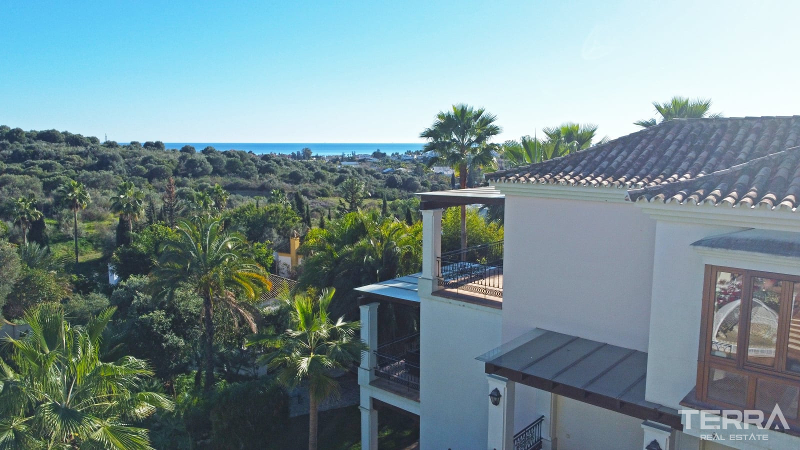 Mansion with Pool for Sale in Paraíso, Benahavís, Málaga, Spain - 113974