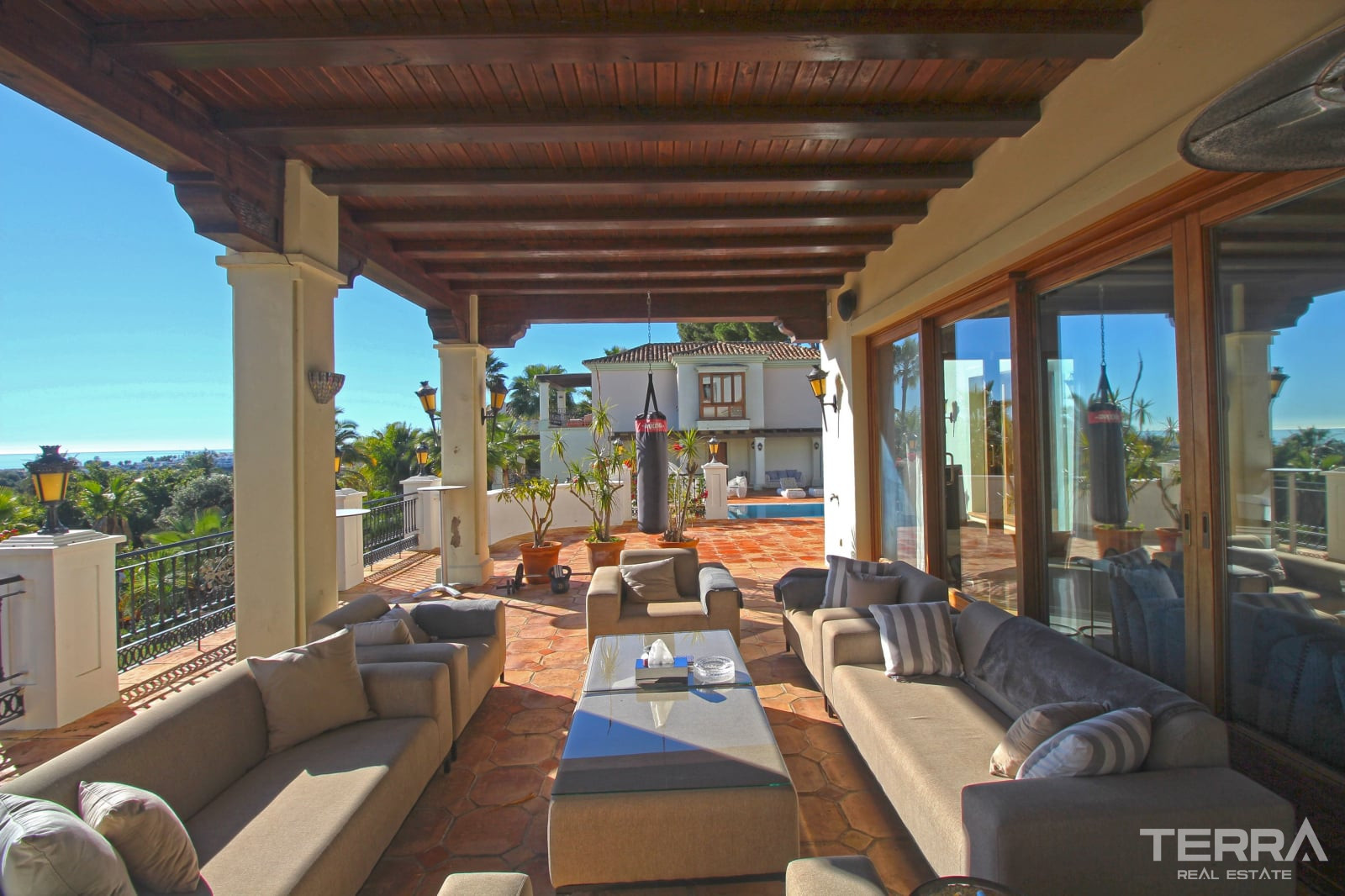 Mansion with Pool for Sale in Paraíso, Benahavís, Málaga, Spain - 113978