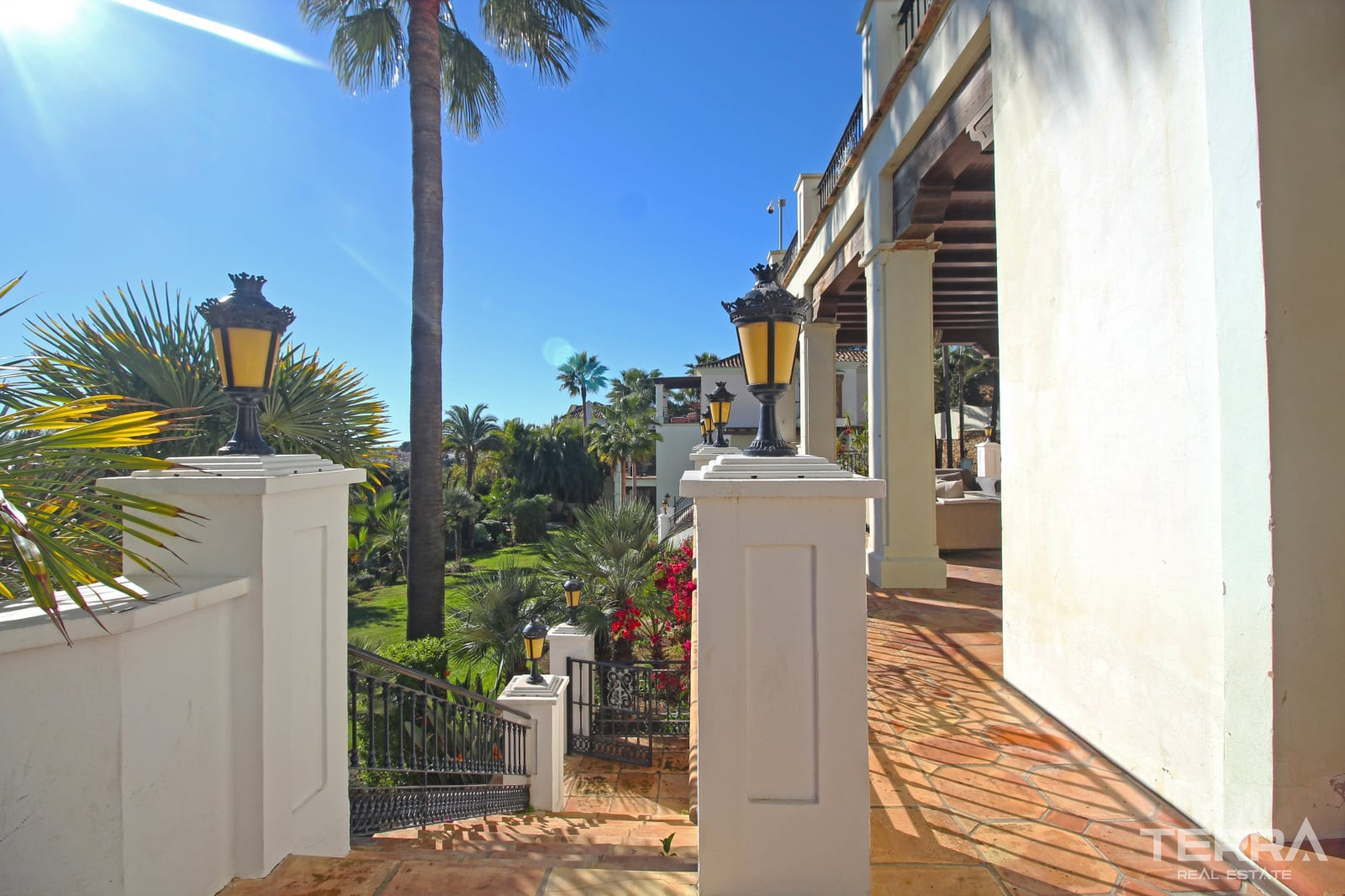 Mansion with Pool for Sale in Paraíso, Benahavís, Málaga, Spain - 113985