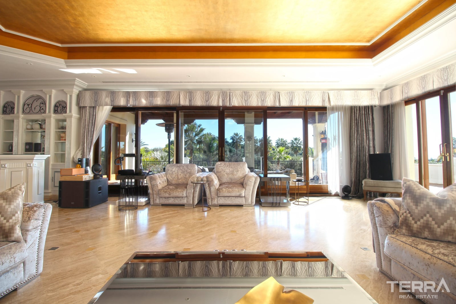 Mansion with Pool for Sale in Paraíso, Benahavís, Málaga, Spain - 114058