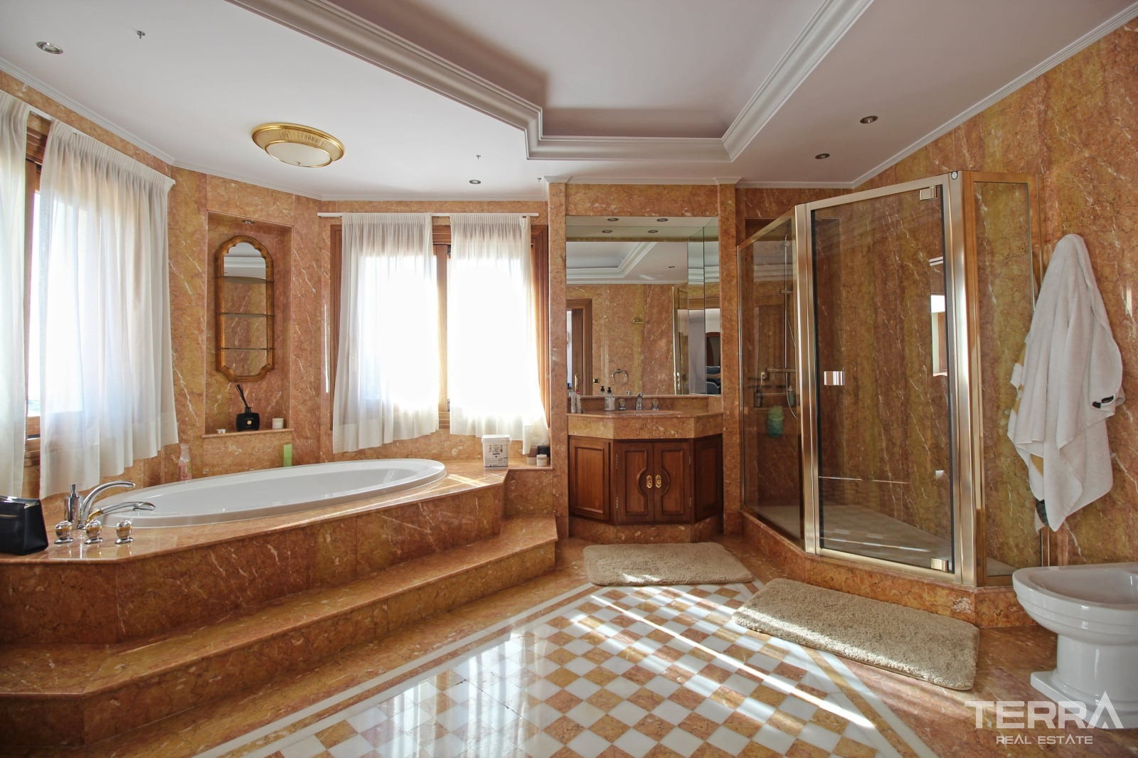 Mansion with Pool for Sale in Paraíso, Benahavís, Málaga, Spain - 114071