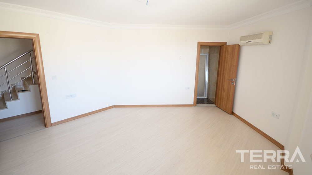 Large penthouse apartments in Alanya City with castle and sea view - 6276