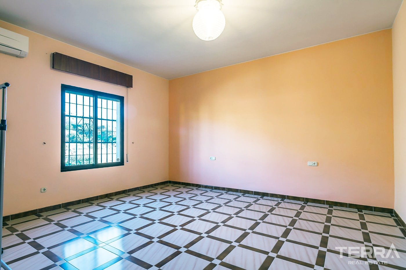 Detached House with Sea Views in Benalmadena, Costa del Sol, Spain - 114222