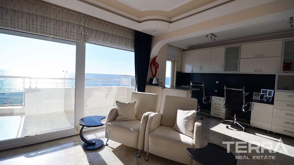 Beachfront apartment for sale in Mahmutlar, Alanya - 6483