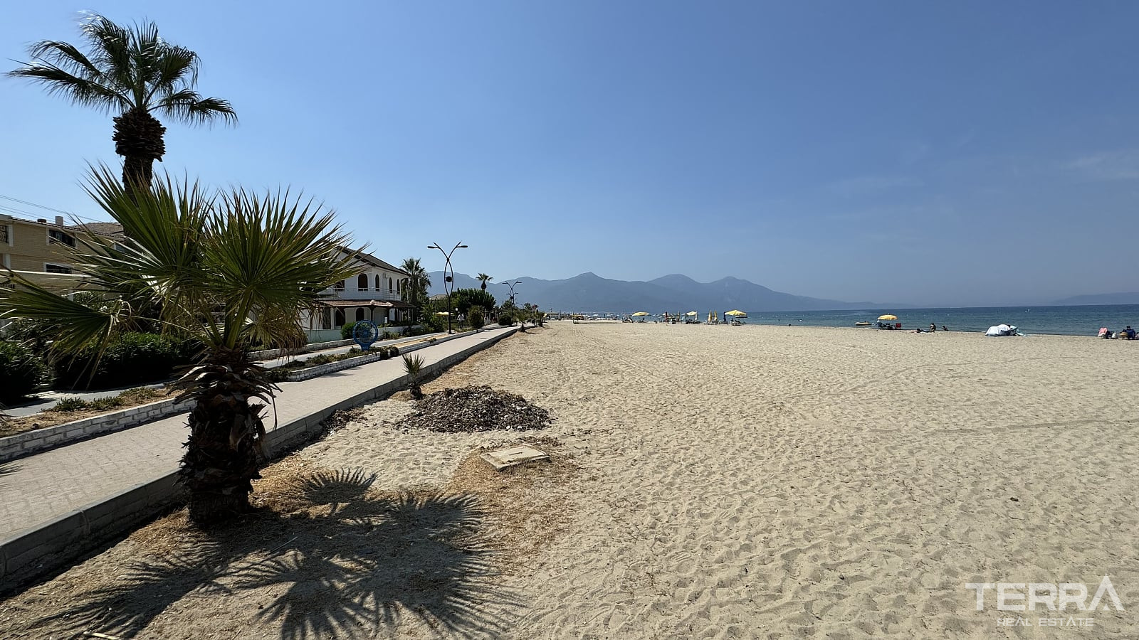 Villa with Private Pool and Garden for Sale in Kuşadası, Aydın, Turkey - 115374