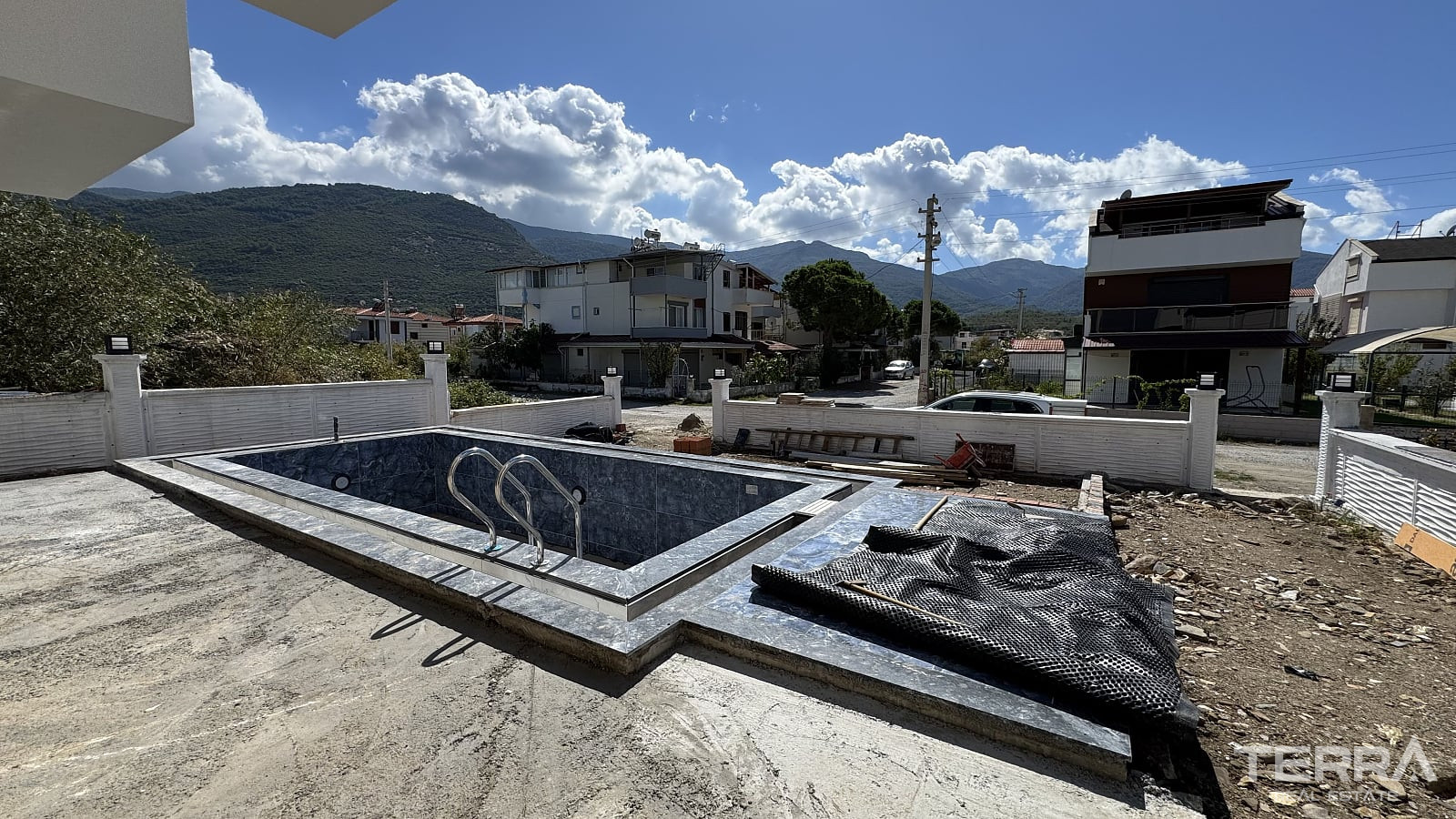 Villa with Private Pool and Garden for Sale in Kuşadası, Aydın, Turkey - 115383