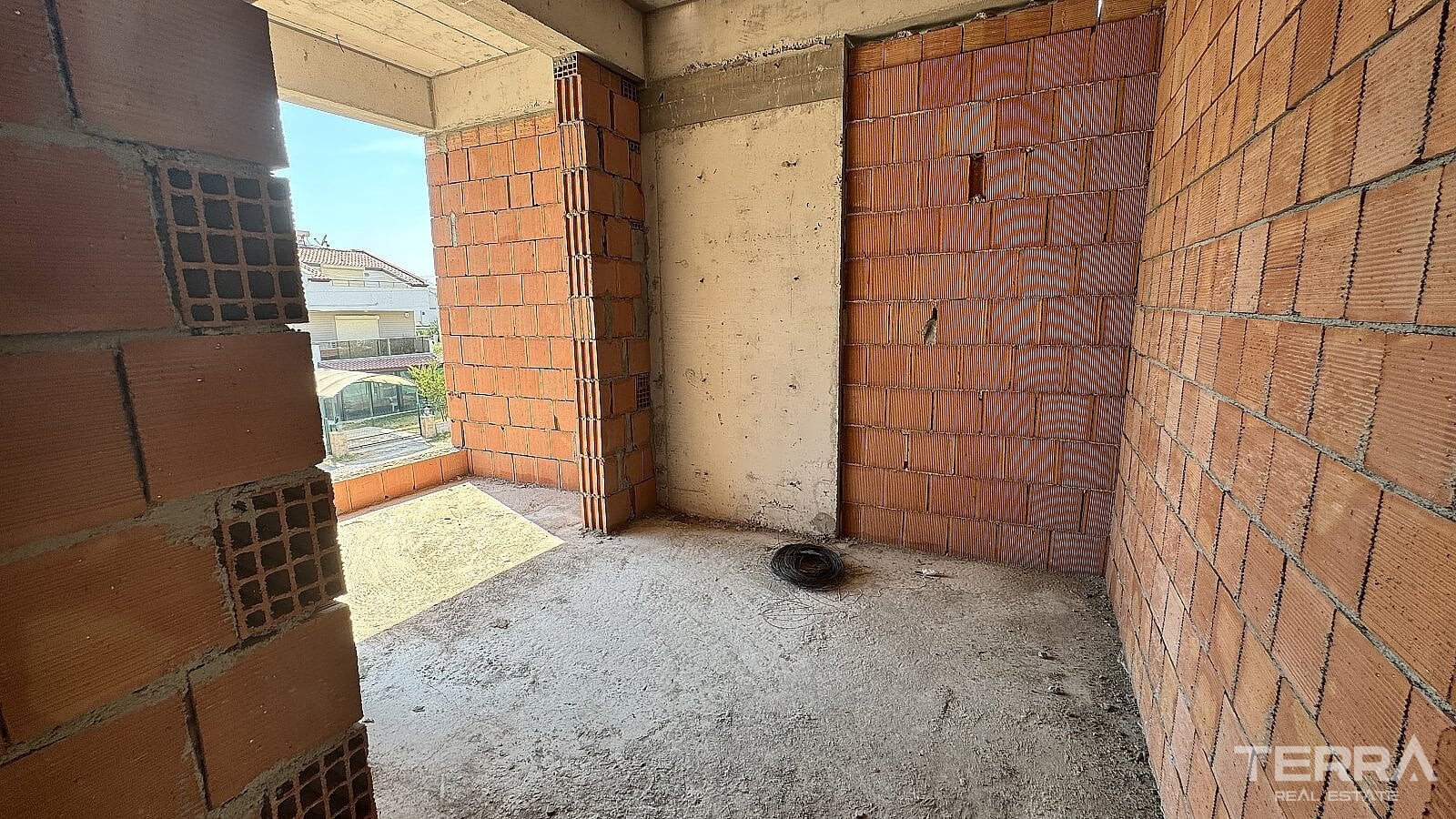Villa with Private Pool and Garden for Sale in Kuşadası, Aydın, Turkey - 115403