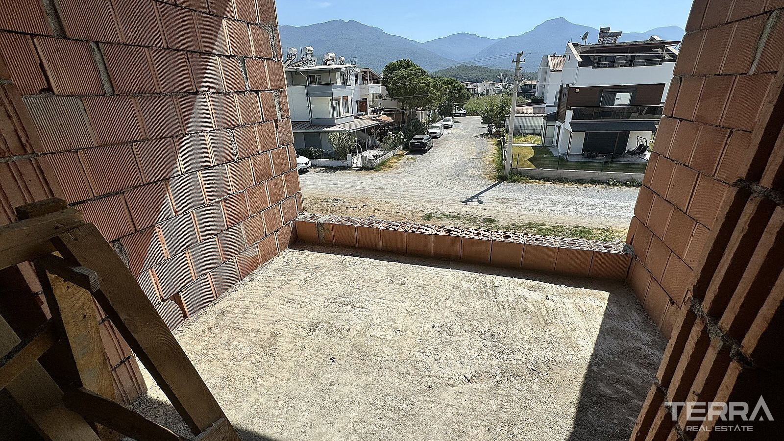 Villa with Private Pool and Garden for Sale in Kuşadası, Aydın, Turkey - 115407