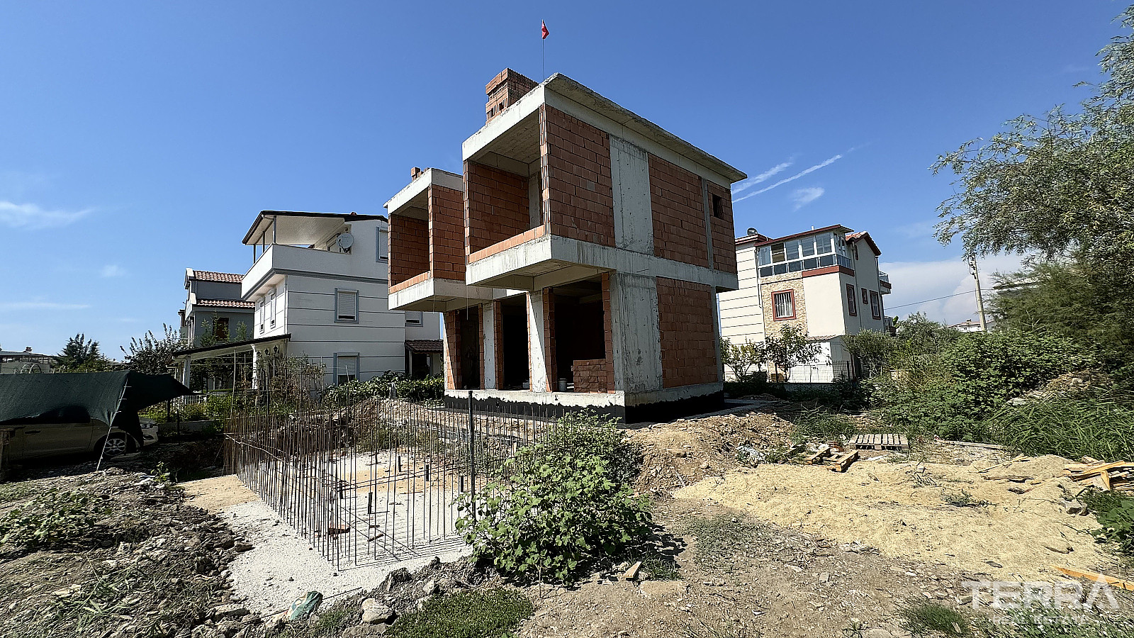 Villa with Private Pool and Garden for Sale in Kuşadası, Aydın, Turkey - 115413