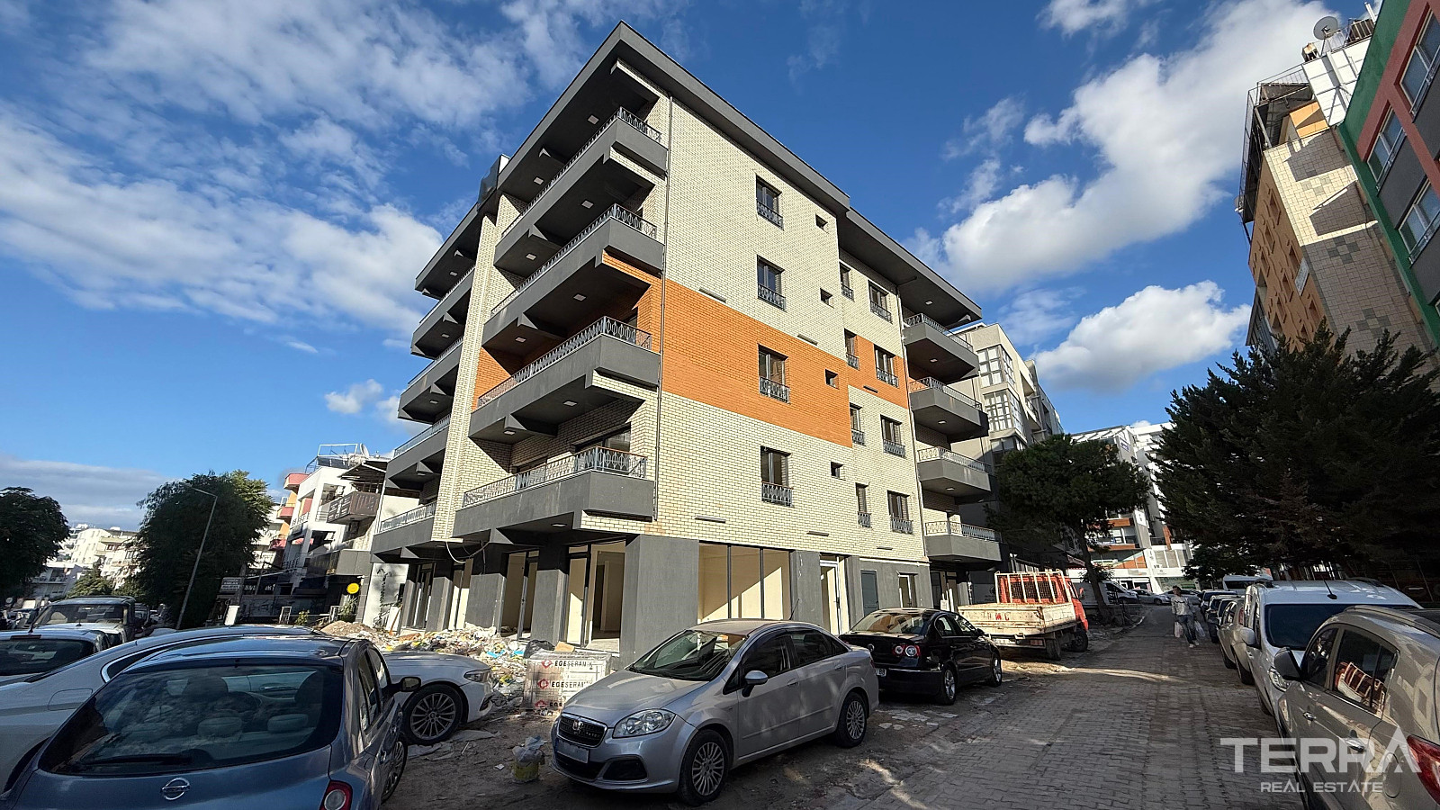 Central Apartments for Sale in Kuşadası, Aydın, Turkey - 115432