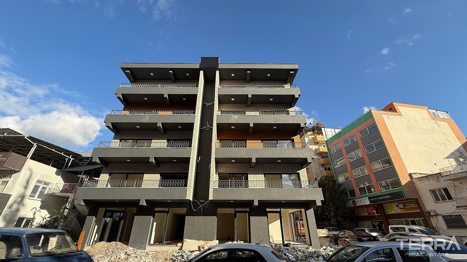 Central Apartments for Sale in Kuşadası, Aydın, Turkey - 115433