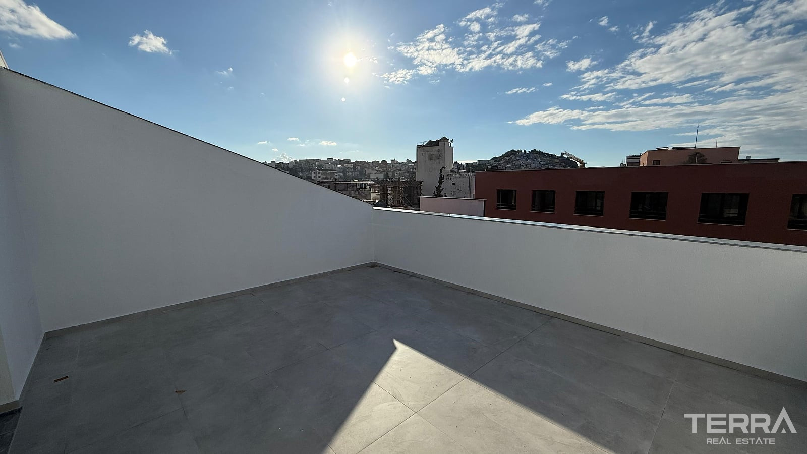 Central Apartments for Sale in Kuşadası, Aydın, Turkey - 115434