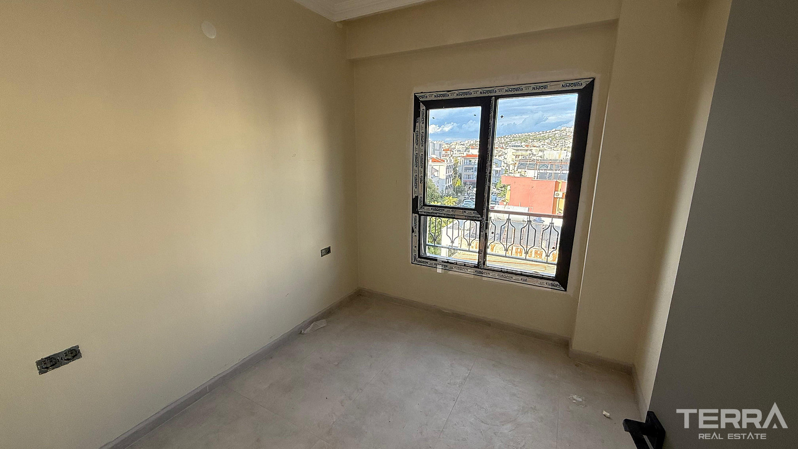 Central Apartments for Sale in Kuşadası, Aydın, Turkey - 115438