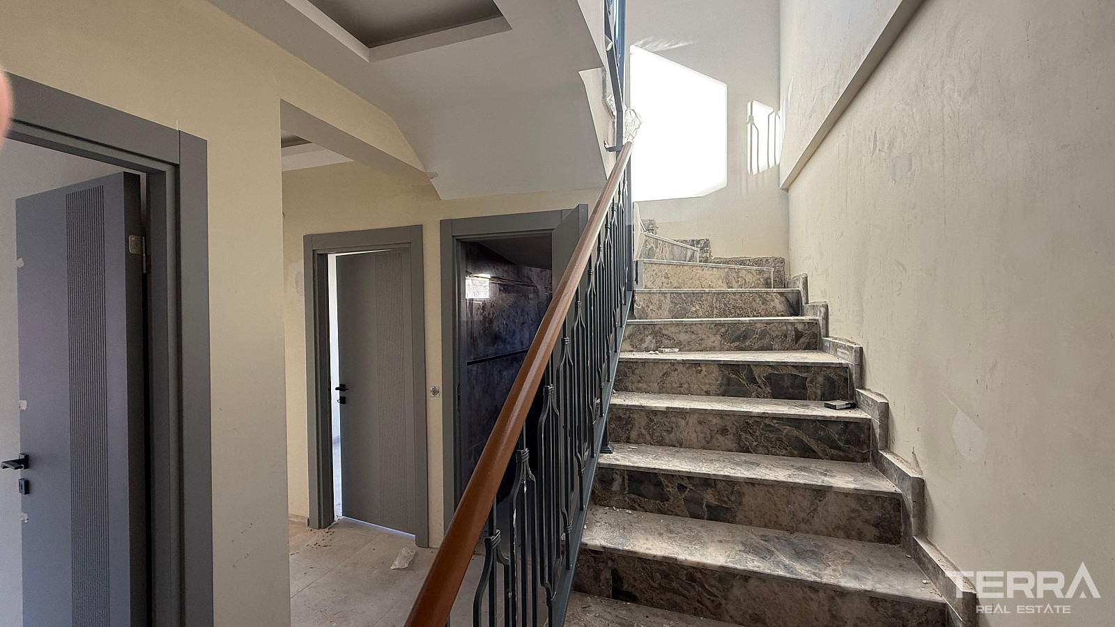 Central Apartments for Sale in Kuşadası, Aydın, Turkey - 115440