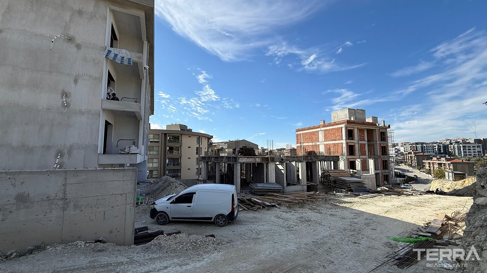 Apartments for Sale in Kuşadası, Aydın, Turkey - 115537