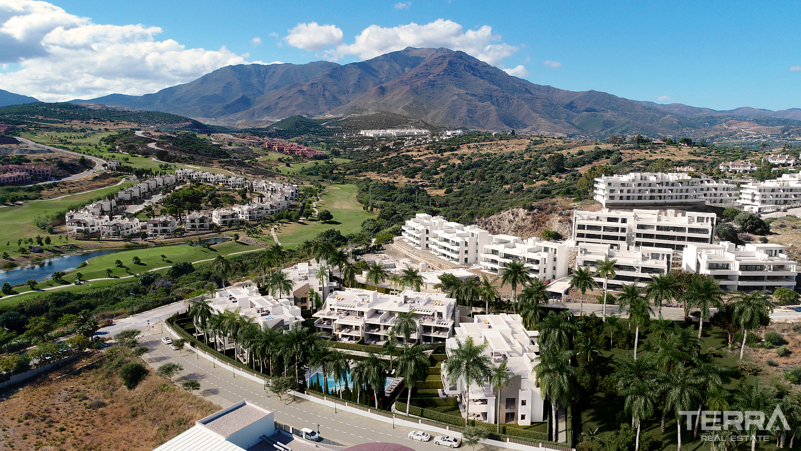 Sea View Apartments for Sale in Estepona, Costa del Sol - 117412