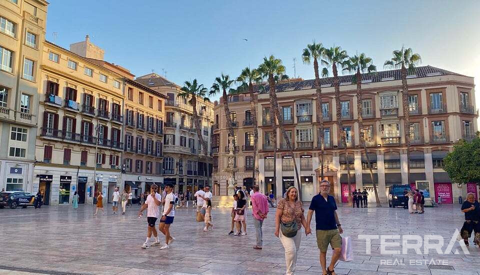 Renovated Apartment for Sale in Málaga, Costa del Sol - 117870