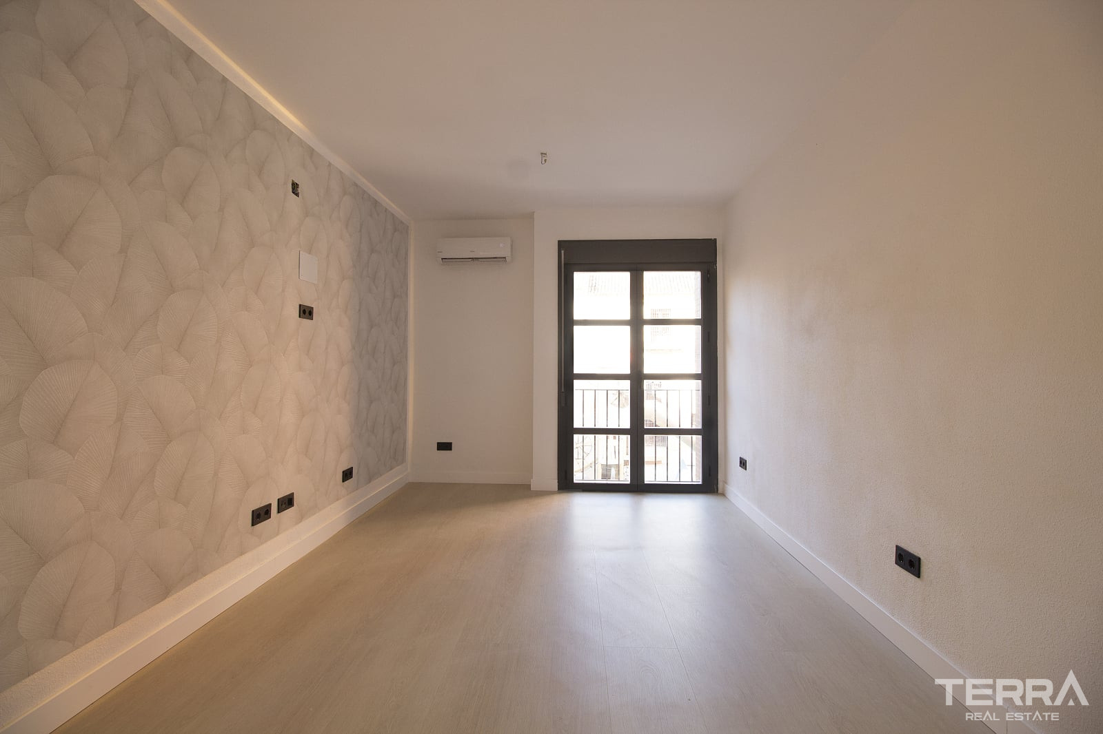 Renovated Apartment for Sale in Málaga, Costa del Sol - 117873