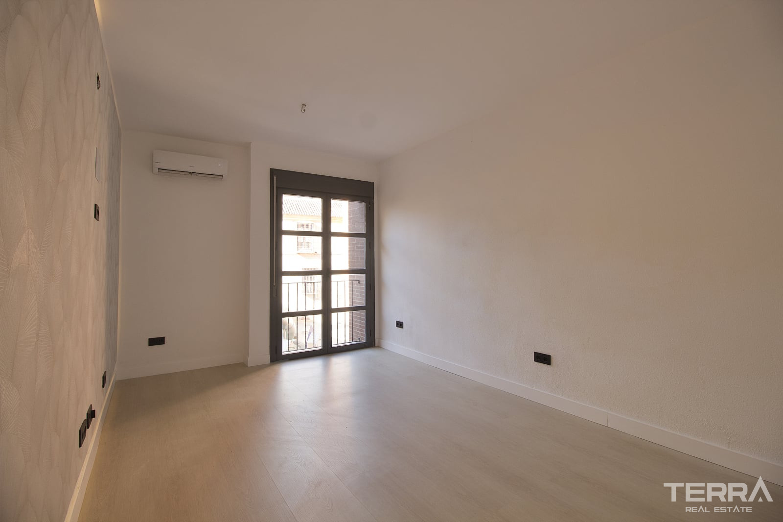 Renovated Apartment for Sale in Málaga, Costa del Sol - 117874