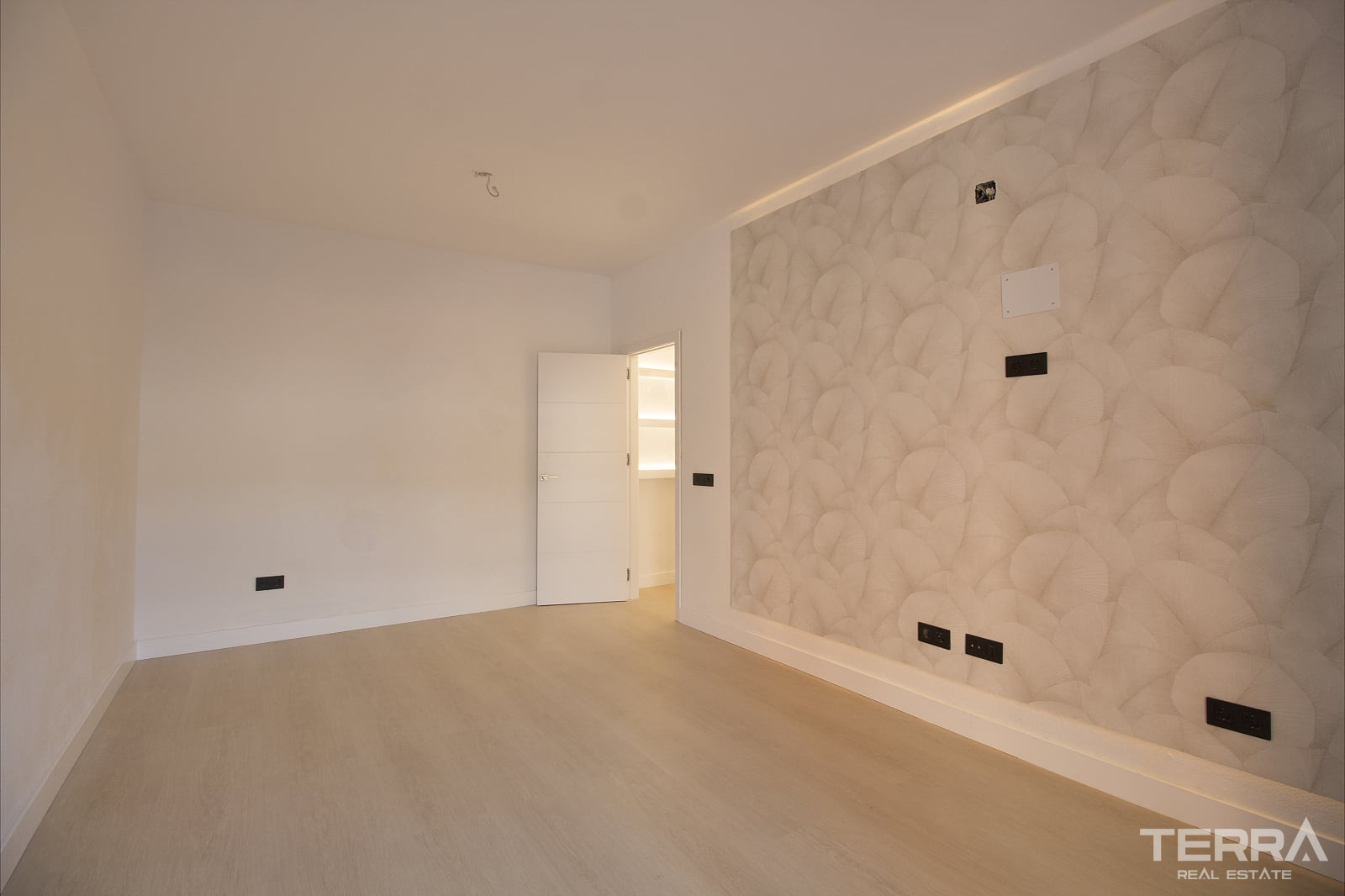 Renovated Apartment for Sale in Málaga, Costa del Sol - 117875