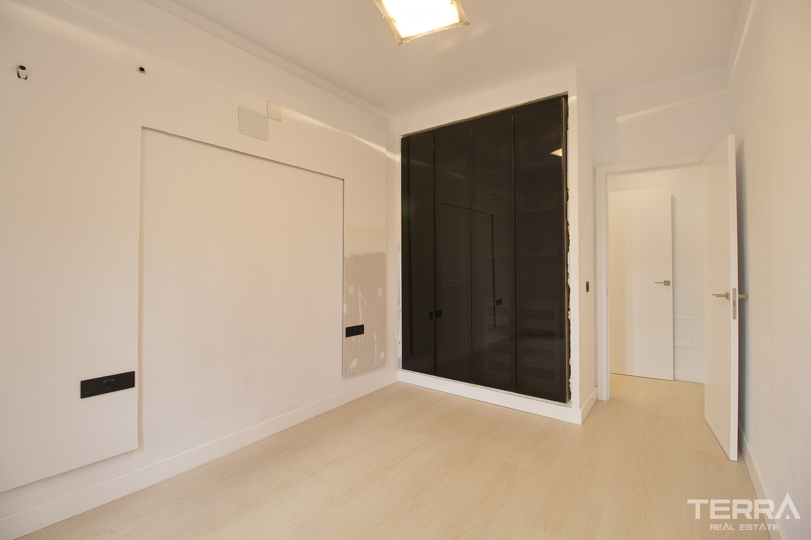 Renovated Apartment for Sale in Málaga, Costa del Sol - 117878