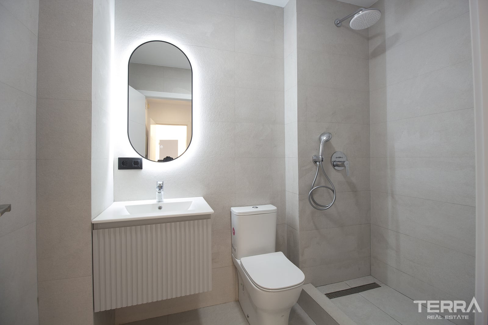 Renovated Apartment for Sale in Málaga, Costa del Sol - 117880