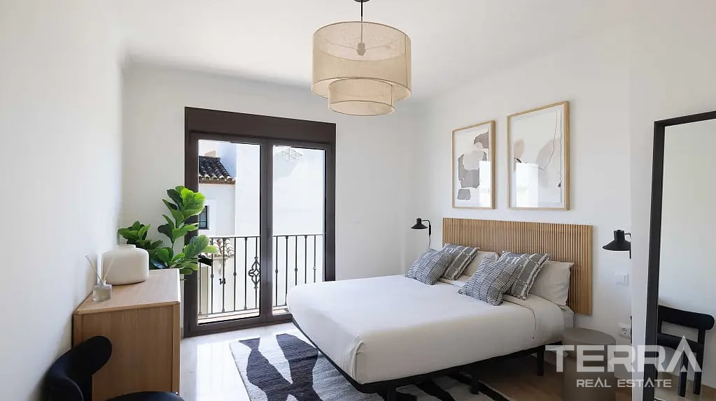 Golf Townhouses for Sale in Estepona, Costa del Sol - 118191