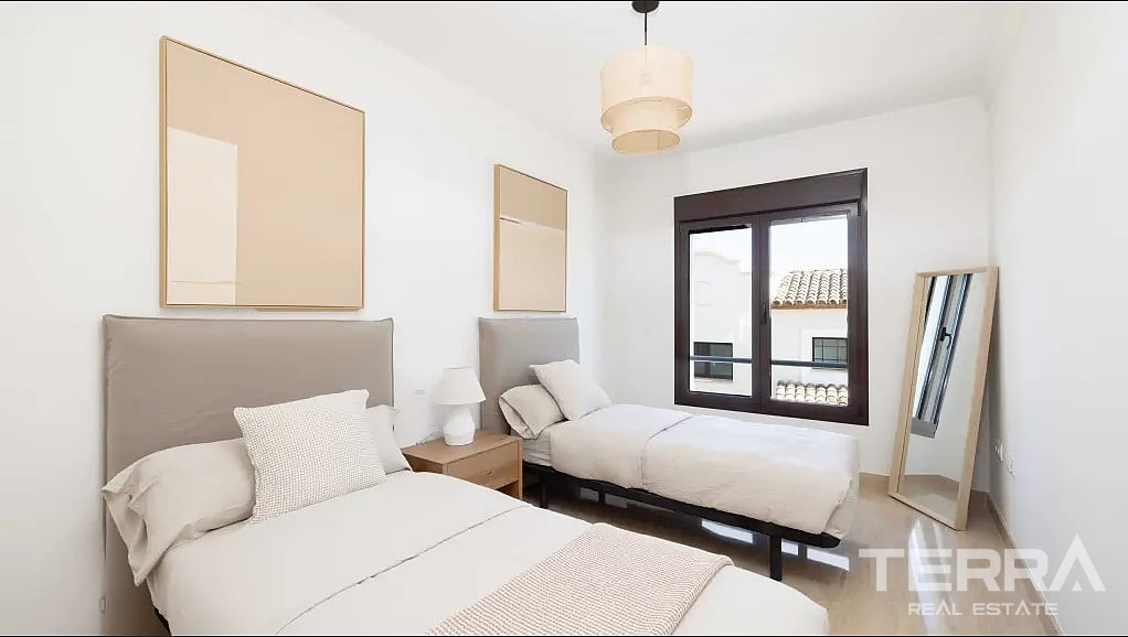 Golf Townhouses for Sale in Estepona, Costa del Sol - 118192
