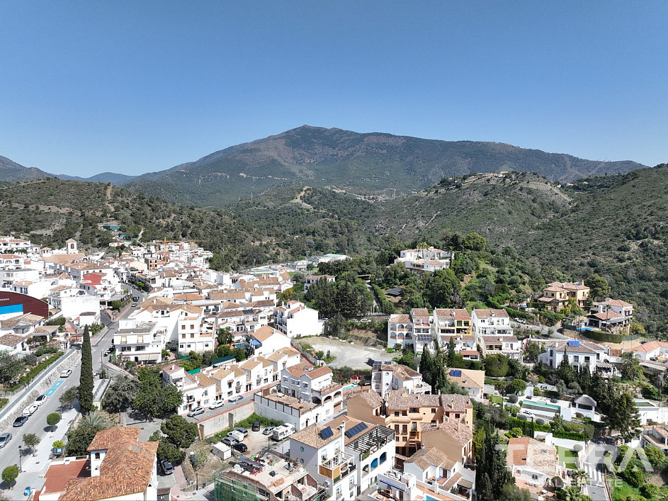 Apartments for Sale in Benahavís, Costa del Sol - 118802