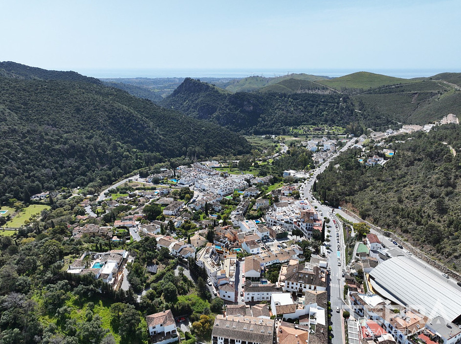 Apartments for Sale in Benahavís, Costa del Sol - 118804
