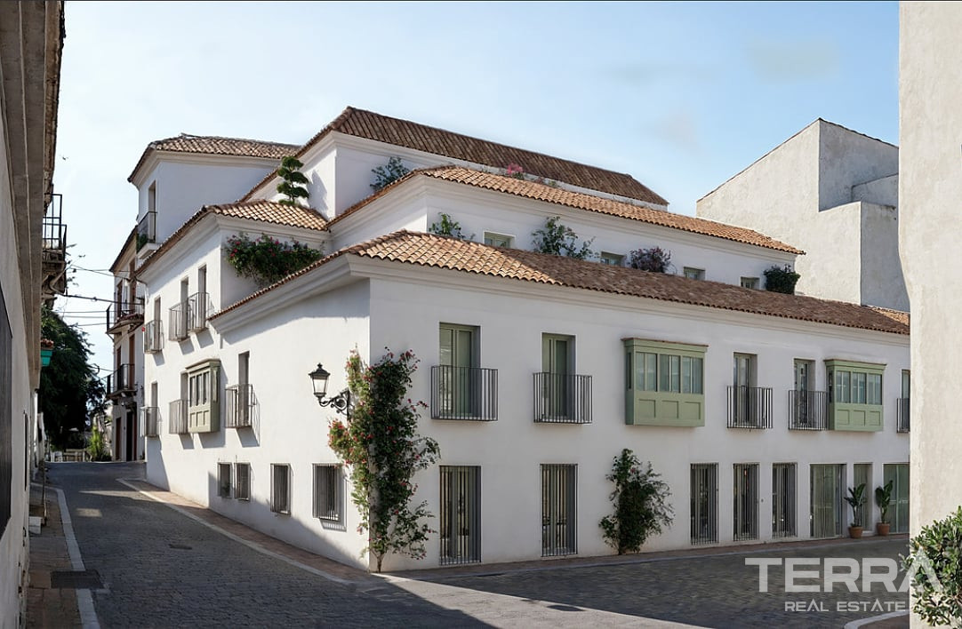 Apartments with Private Pools for Sale in Estepona, Costa del Sol
