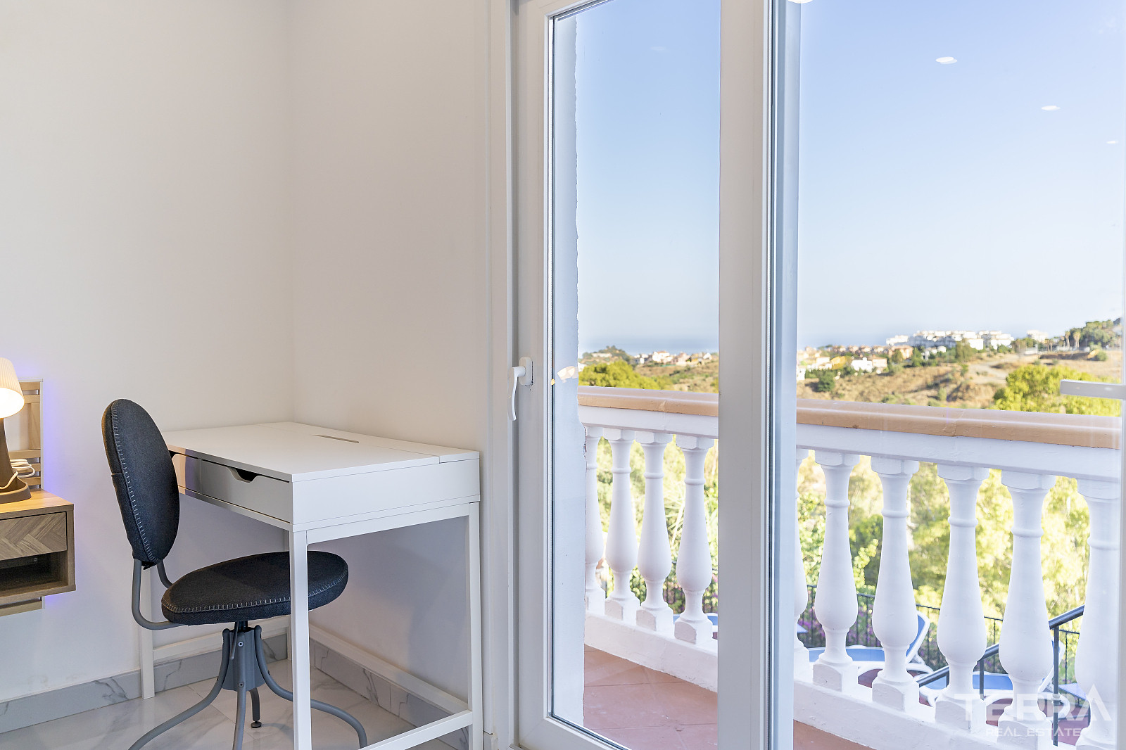 Sea View Villa for Sale in Benalmádena, Costa del Sol - 119264