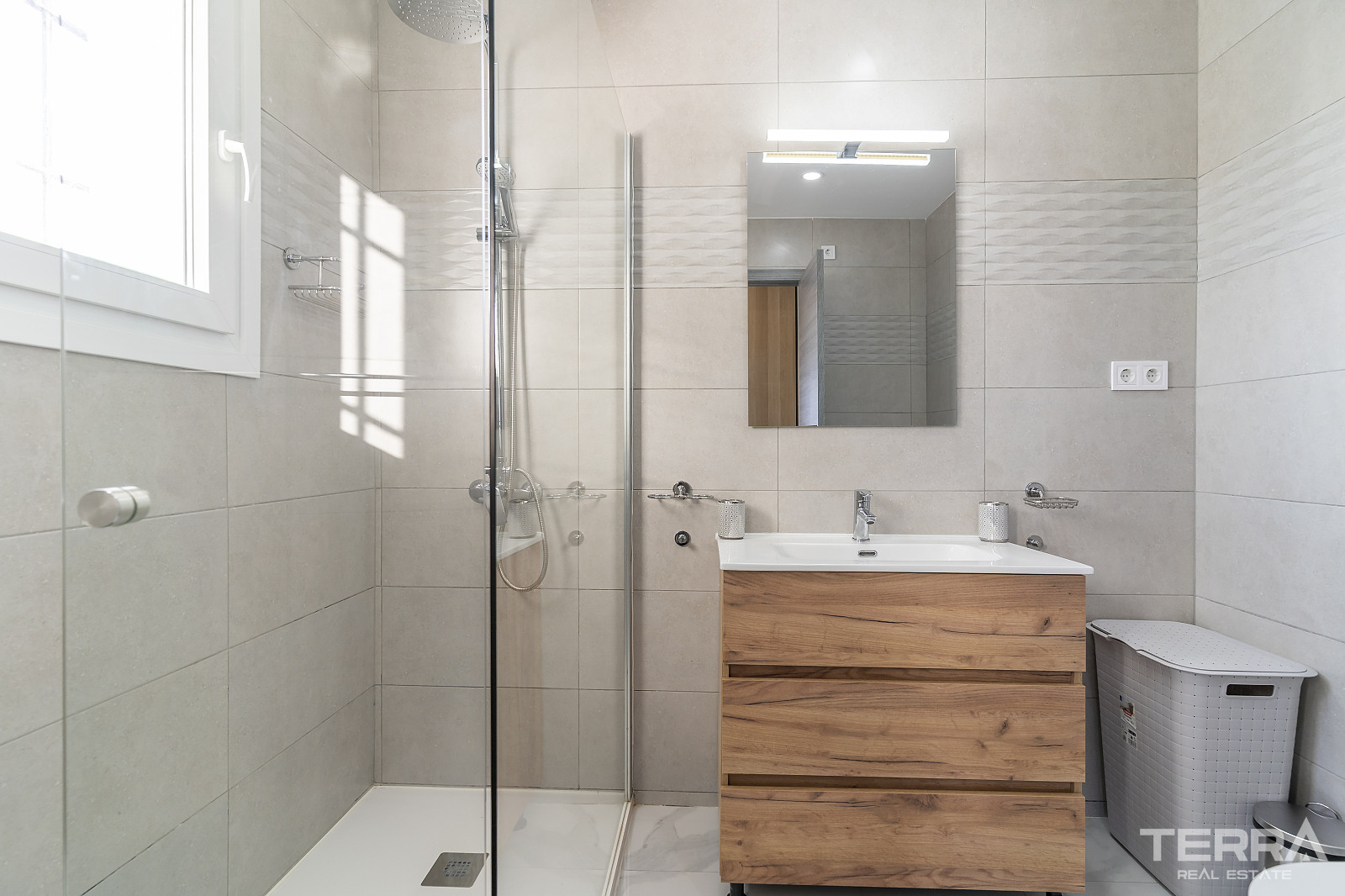 Sea View Villa for Sale in Benalmádena, Costa del Sol - 119296