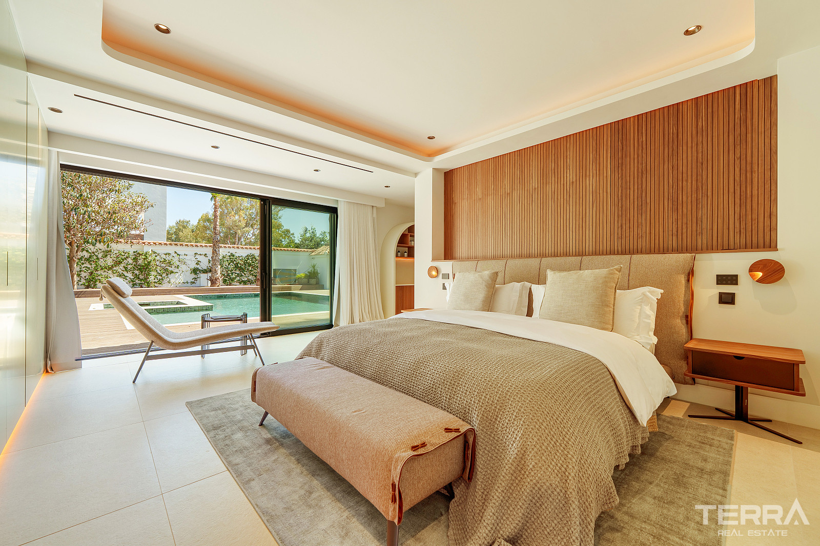 Villa with Private Pool for Sale in Marbella, Costa del Sol, Spain - 119516