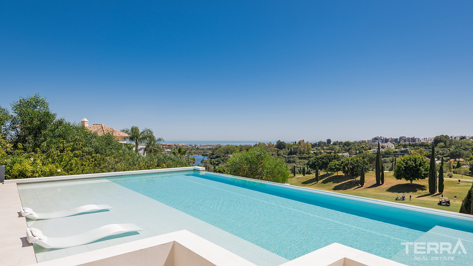 İspanya, Benahavis’te Plaja Yakın Satılık Golf Villası