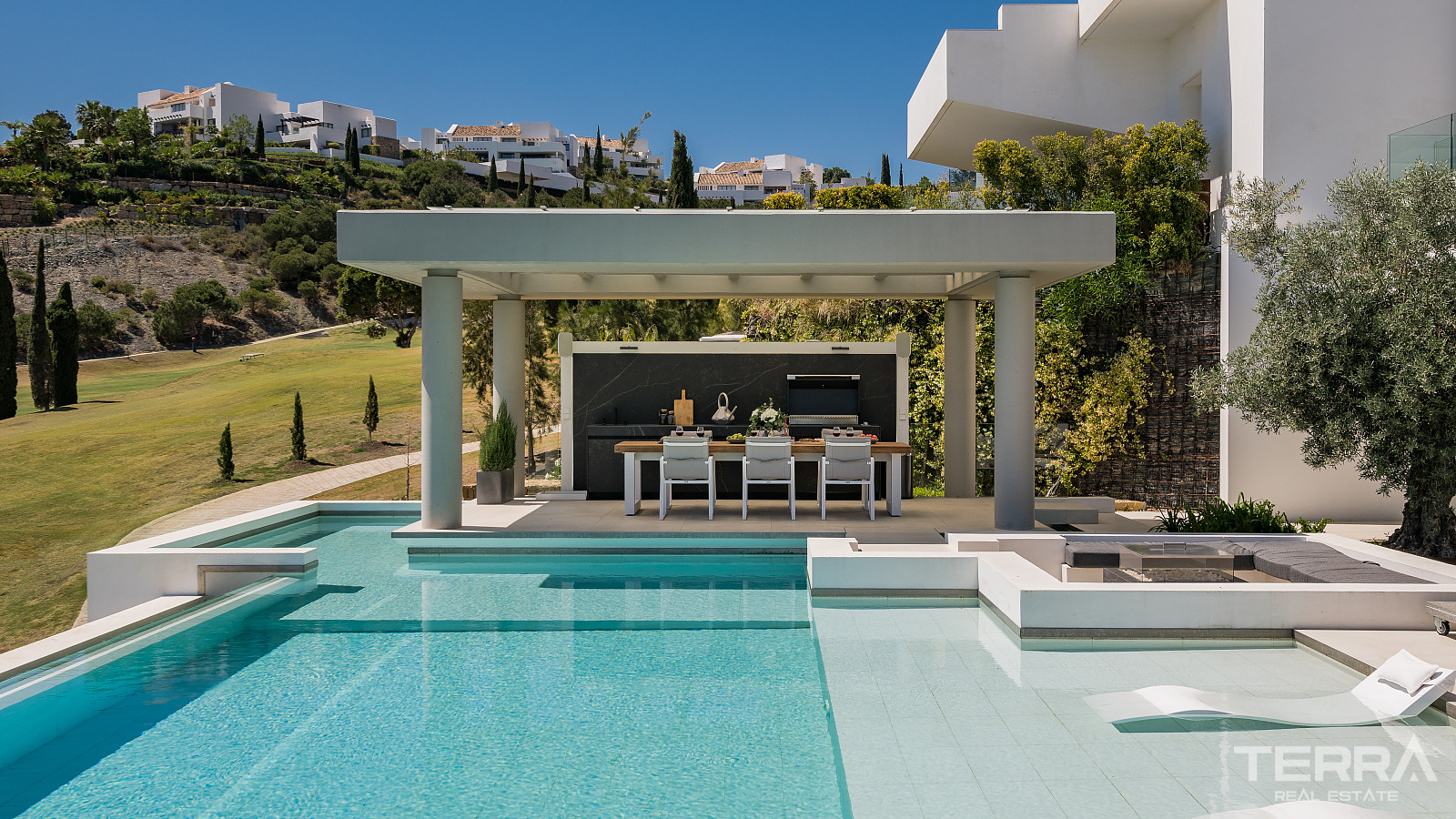 İspanya, Benahavis’te Plaja Yakın Satılık Golf Villası - 120157
