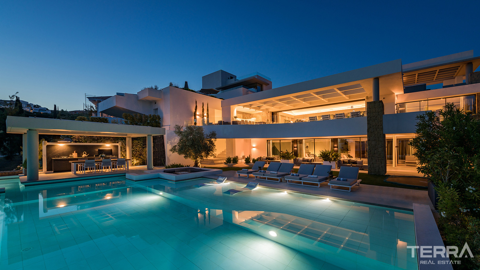 İspanya, Benahavis’te Plaja Yakın Satılık Golf Villası - 120164