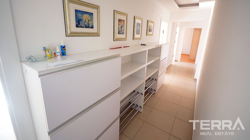 Wohnung zu verkaufen mit separater Küche im Stadt Zentrum von Alanya. - 7016
