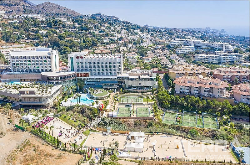 Sea View Apartment for Sale in Fuengirola, Costa del Sol, Spain - 120686