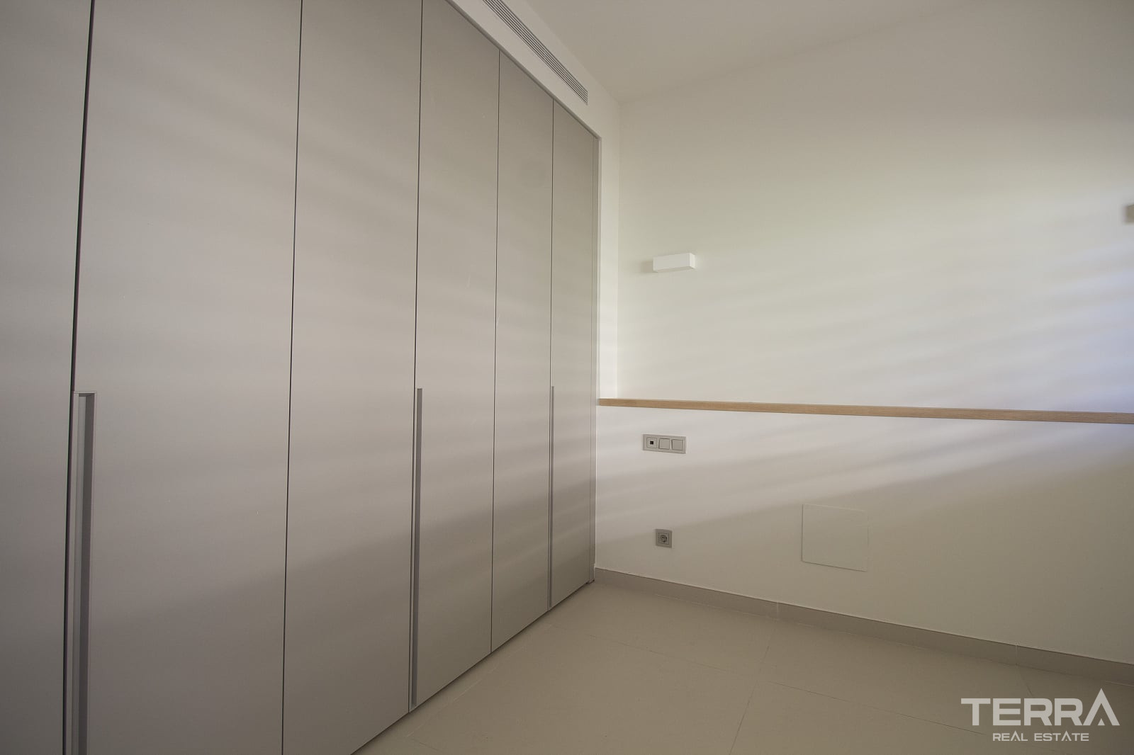 Sea View Apartment for Sale in Fuengirola, Costa del Sol, Spain - 120696