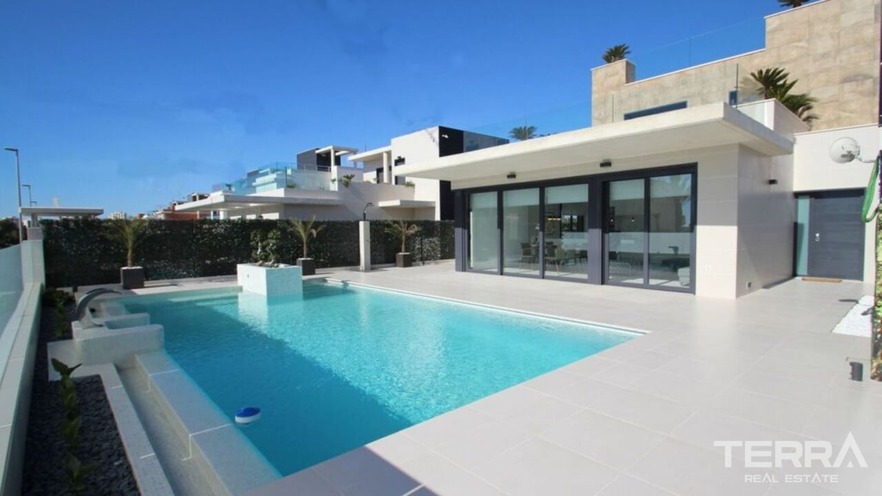 Sea View Villas for Sale in San Miguel de Salinas, Costa Blanca, Spain - 120729