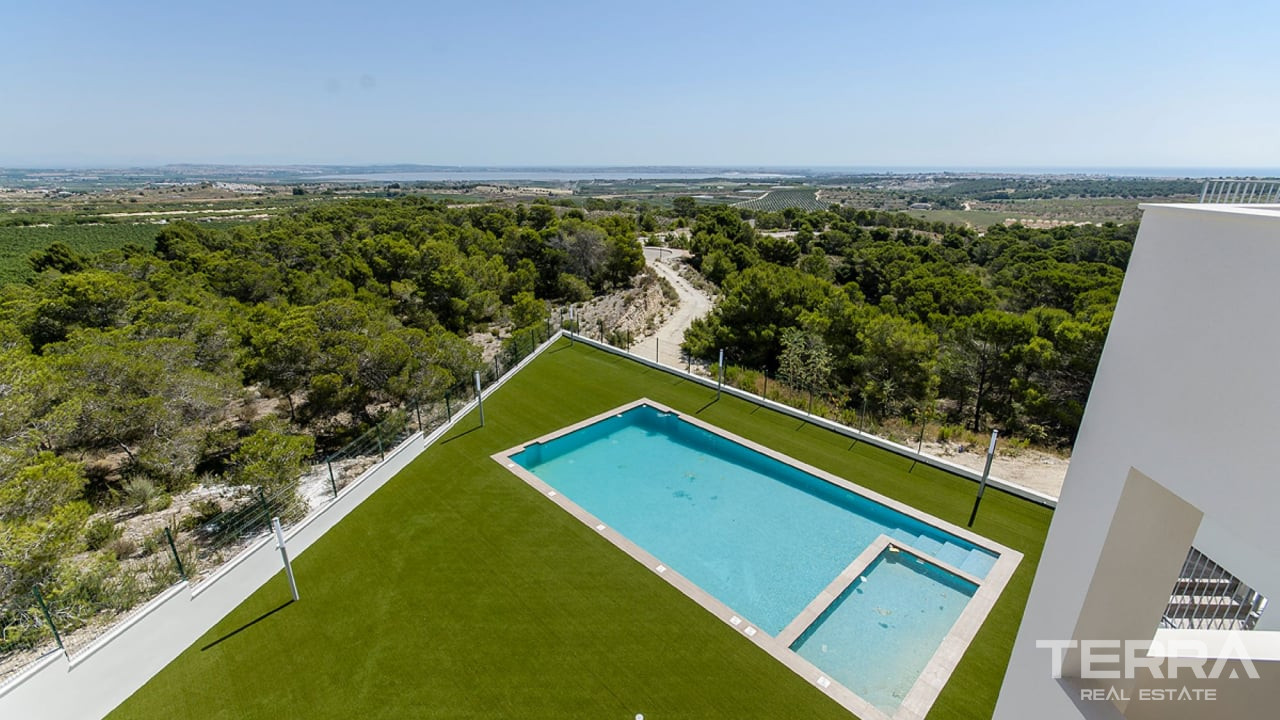 Sea View Villas for Sale in San Miguel de Salinas, Costa Blanca, Spain - 120733