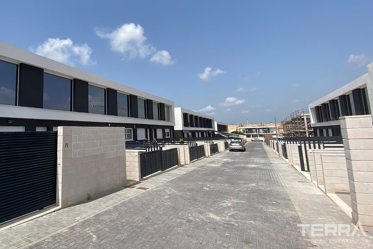 Villas for Sale in Santa Pola, Costa Blanca, Spain