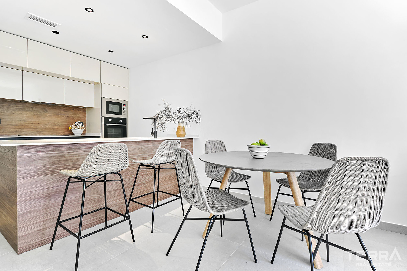 Apartments for Sale in Torrevieja, Costa Blanca, Spain - 122211
