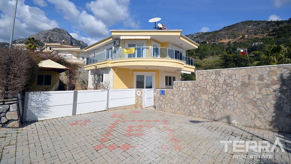Detached villa for sale in Oba, Alanya - 7082