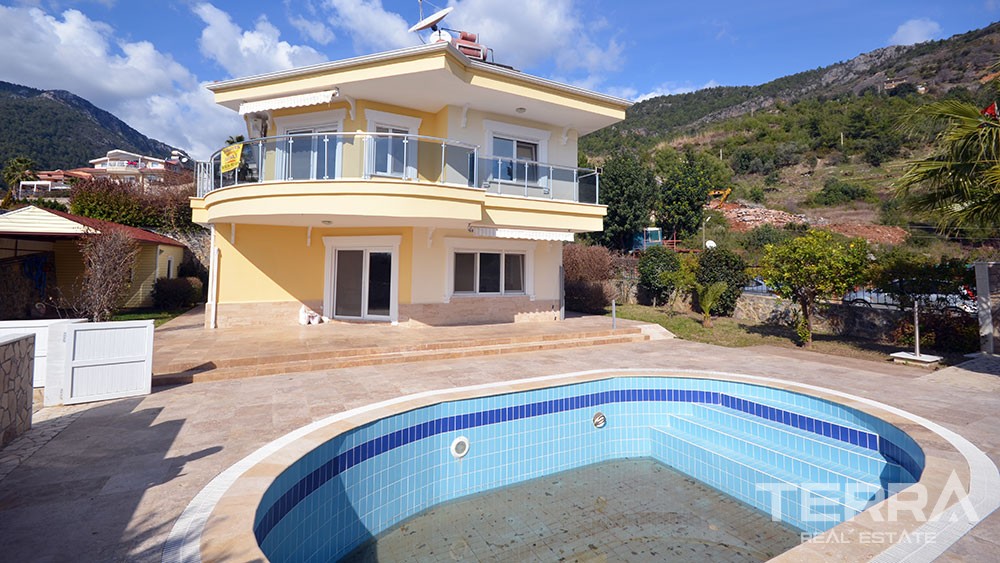Detached villa for sale in Oba, Alanya - 7084