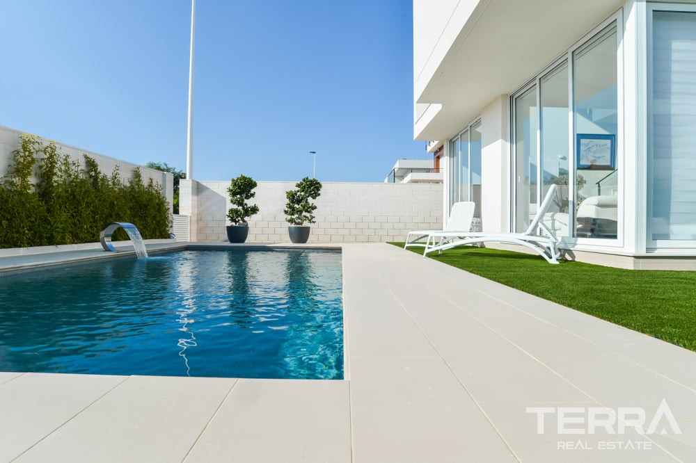 Detached Villas for Sale in Santa Pola, Costa Blanca, Spain