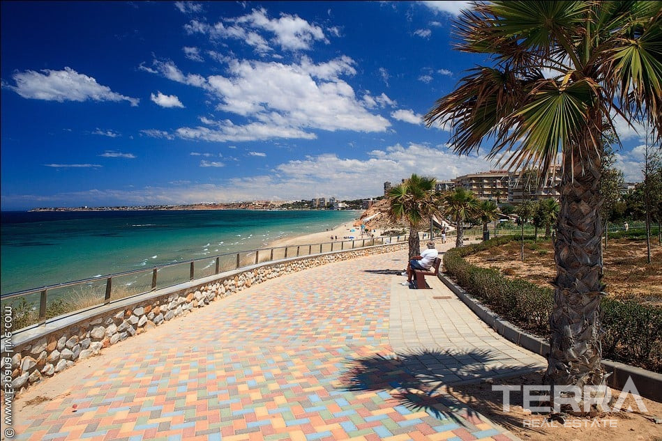 Sea View Villas for Sale in Pilar de la Horadada, Costa Blanca, Spain - 121731