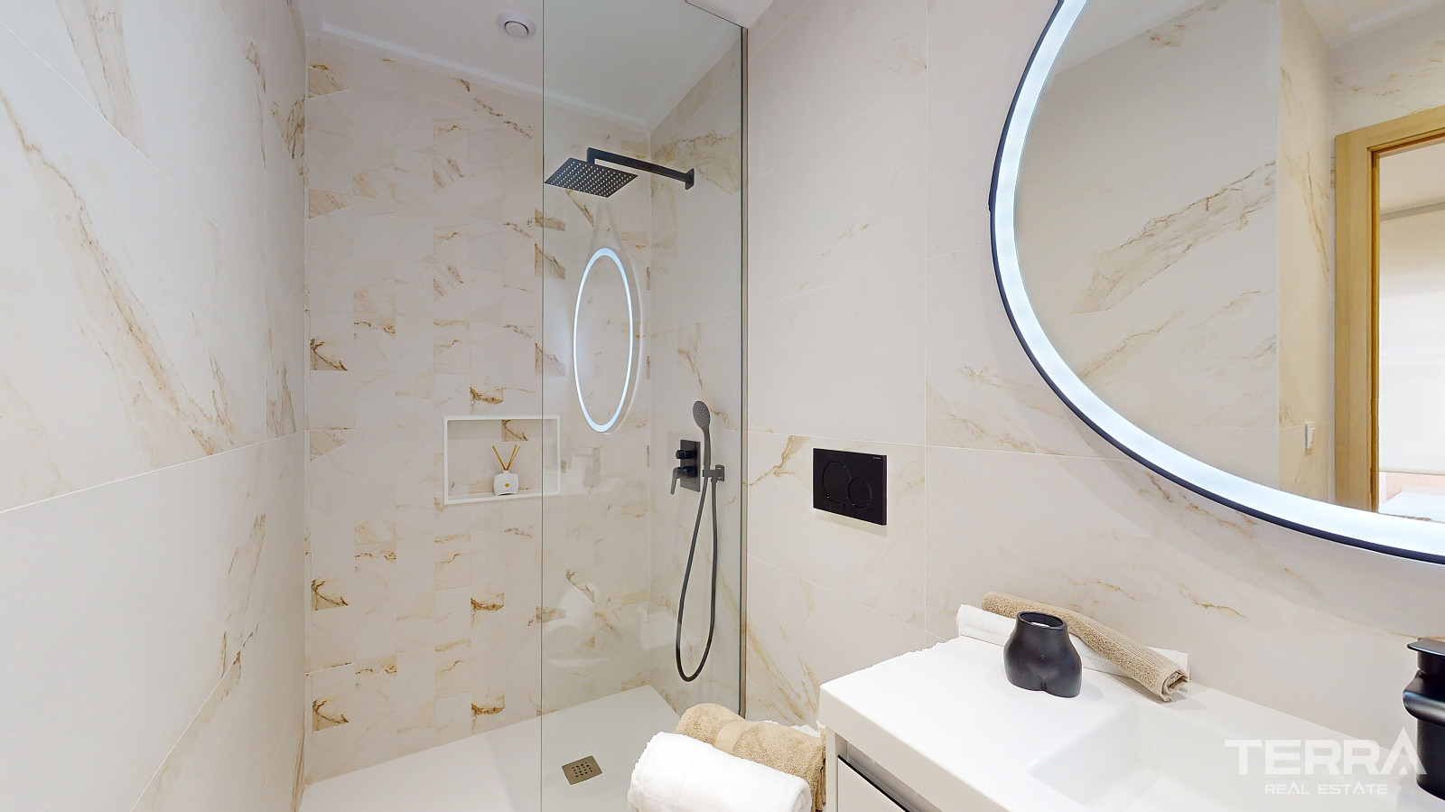 Luxury Apartments for Sale in El Raso, Costa Blanca, Spain - 121952